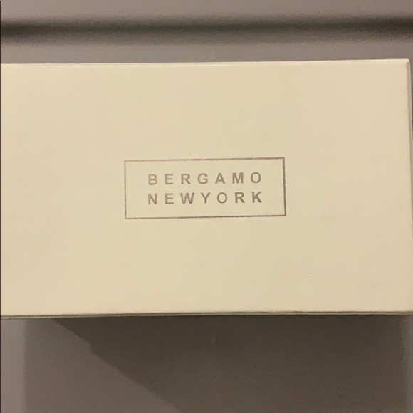 2 men’s ties - Picture 2 of 2